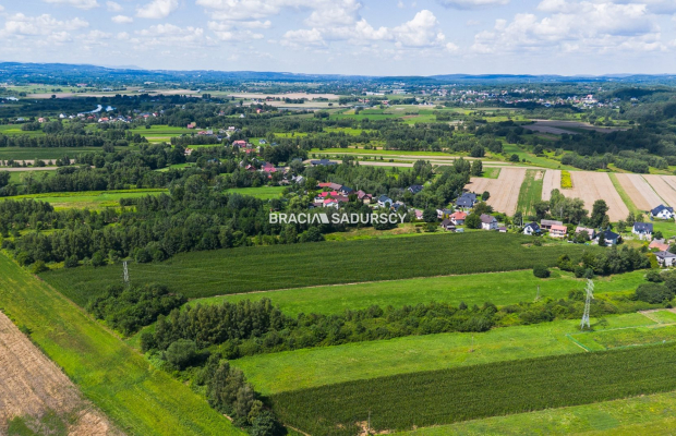 Jeziozany – 85 a. (31 a. budowlane) Inwestycyjna 