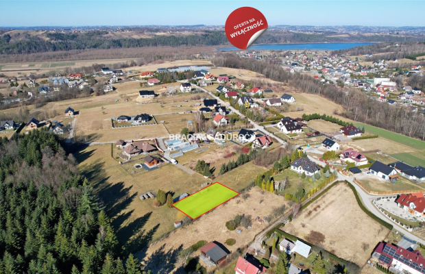 Urokliwa działka budowlana 677 m² w Osieczanach - enklawa przy lesie     

 Oferujemy na sprzedaż działkę budowlaną o powierzch