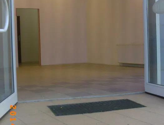 Przestronny lokal na usługi i handel we Wrocławiu