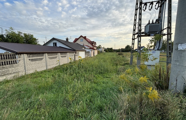 Działka budowlano-usługowa 1863 m2 w Święcicach.