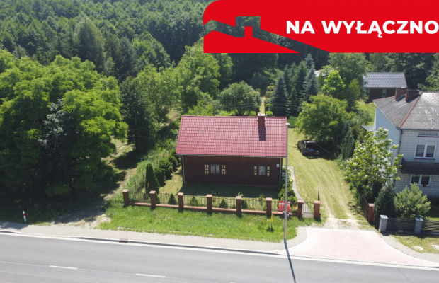 Dom wykonany z  drewna  w Lipie Miklas gm. Lipsko.