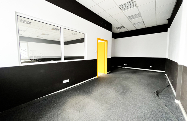 Lokal handlowo-usługowy, 118 m2, Bronowice, parter