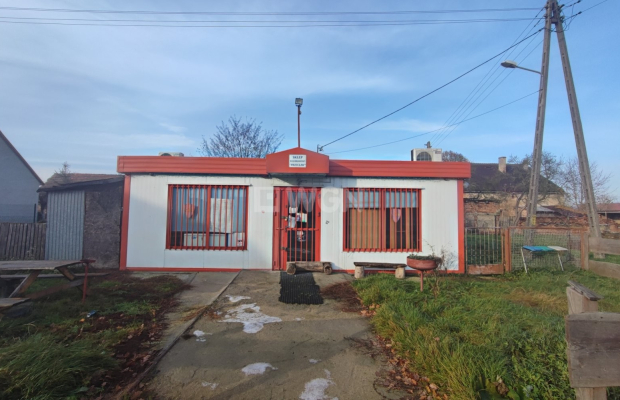 Przecław, działka, 397 m2, sprzedam, 99 000 zł.  
  
Na sprzedaż działka o powierzchni 397 m2 z lokalem handlowo - usługowym.  