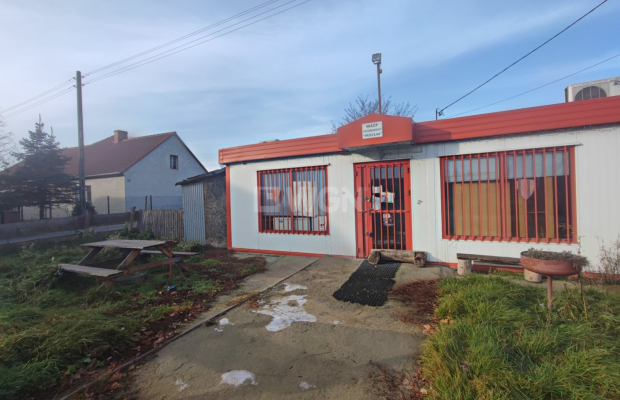 Przecław, działka, 397 m2, sprzedam, 99 000 zł.  
  
Na sprzedaż działka o powierzchni 397 m2 z lokalem handlowo - usługowym.  