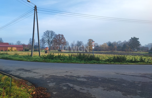 Przecław, działka, 397 m2, sprzedam, 99 000 zł.  
  
Na sprzedaż działka o powierzchni 397 m2 z lokalem handlowo - usługowym.  