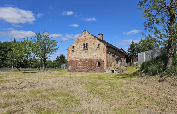 Chełmek, dom, działką o powierzchni 11 ar, sprzedam, cena 129 000 zł.  
  
Zapraszam do zapoznania się z ofertą sprzedaży domu 