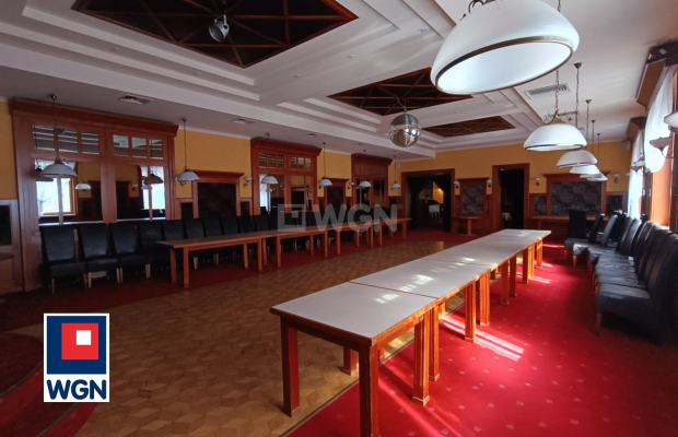 Nowa Sól, obiekt hotelowy, sprzedam, 3 200 000 zł.  
  
Nieruchomość zabudowana jest zespołem gastronomiczno-hotelowym (hotel i