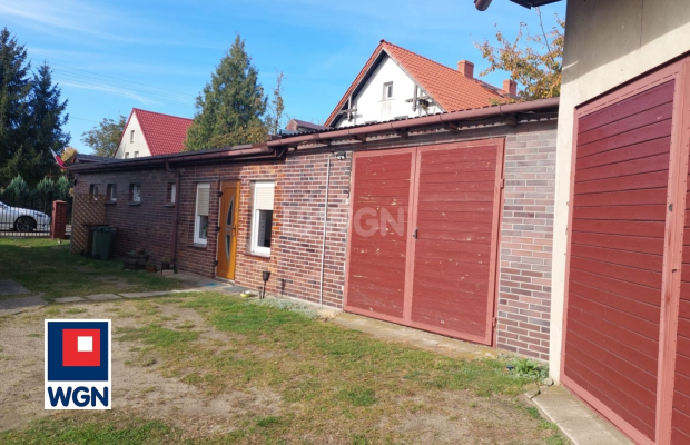 Przemków, działka 969 m2 z lokalem handlowo-usługowym i magazynem, cena 960 000,00 zł, sprzedam.  
  
Na sprzedaż dom - bliźnia