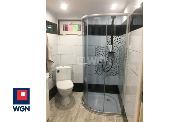 Sława, domek letniskowy, 25 m2, taras, ogród zimowy, sprzedam, cena 445 000 zł.  
  
Oferuję na sprzedaż domek letniskowy całor