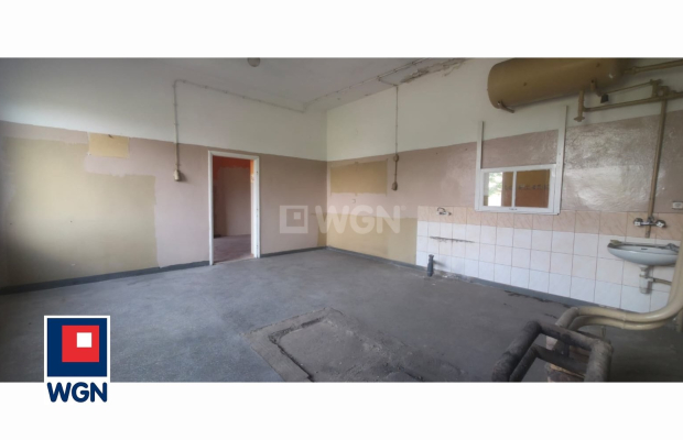 Bobrowniki, gmina Otyń, lokal mieszkalny. mieszkanie, 84 m2, do remontu, sprzedam, 150 000 zł. 
 
Zapraszam do zapoznania się z