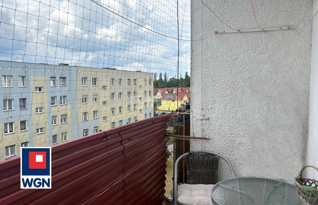 Nowa Sól, mieszkanie, 3 pokoje, 50,8 m2, sprzedam, cena 349 000 zł.  
  
Oferuję na sprzedaż rozkładowe mieszkanie w bloku przy