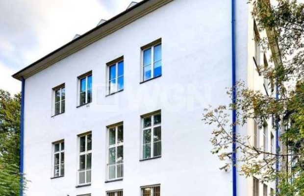 Chełm, budynek biurowo-techniczny, 1565 m2, sprzedam, 1 500 000 zł, netto.  
  
Nieruchomość z potencjałem na placówkę zdrowia 