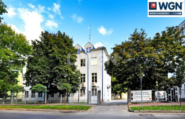 Chełm, budynek biurowo-techniczny, 1565 m2, sprzedam, 1 500 000 zł, netto.  
  
Nieruchomość z potencjałem na placówkę zdrowia 
