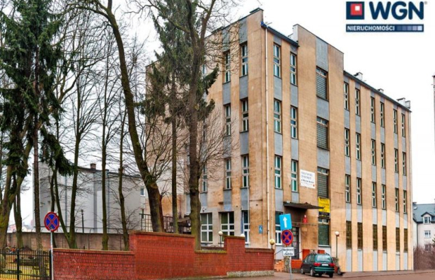 Ostróda, budynek biurowy, 2436 m2, sprzedam, 1 530 000 zł, netto.  
  
Biura w centrum, blisko C.H. Galeria Mazurska.  
  
Prze
