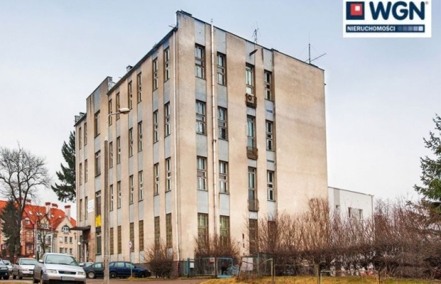 Ostróda, budynek biurowy, 2436 m2, sprzedam, 1 530 000 zł, netto.  
  
Biura w centrum, blisko C.H. Galeria Mazurska.  
  
Prze