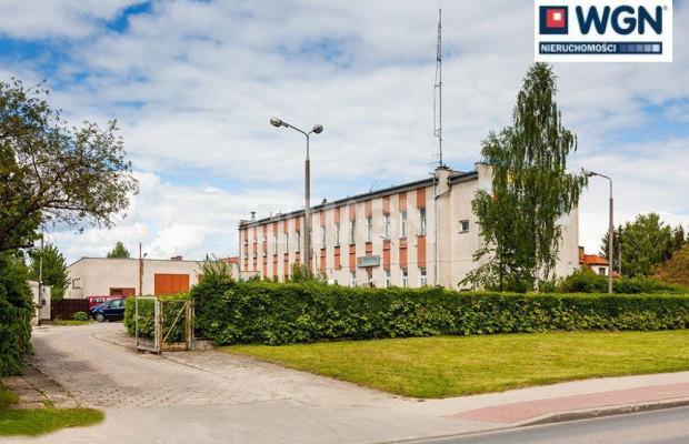 Szczytno, budynek biurowy, 1994 m2, sprzedam, 1 160 000 zł, netto.  
  
Powierzchnie biurowe na dużej działce przy drodze krajo