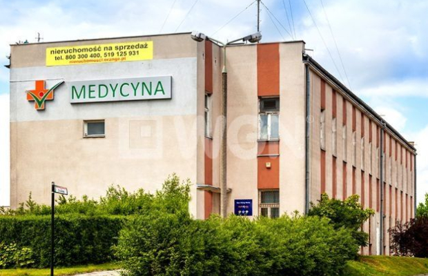Szczytno, budynek biurowy, 1994 m2, sprzedam, 1 160 000 zł, netto.  
  
Powierzchnie biurowe na dużej działce przy drodze krajo