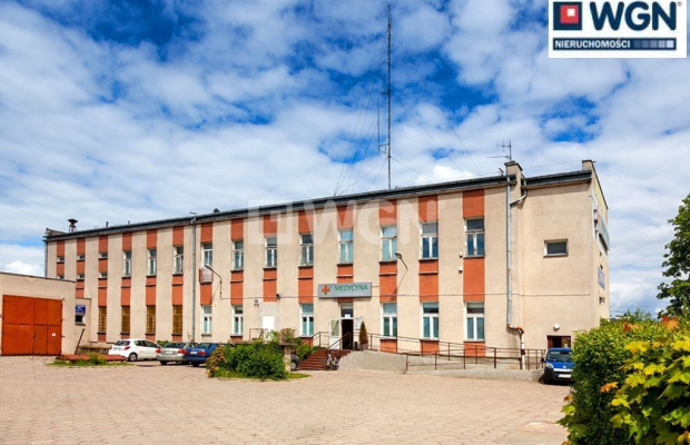Szczytno, budynek biurowy, 1994 m2, sprzedam, 1 160 000 zł, netto.  
  
Powierzchnie biurowe na dużej działce przy drodze krajo