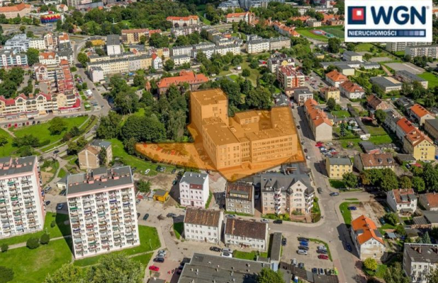 Elbląg, budynki biurowe, 9040 m2, sprzedam 6 000 000 zł, netto.  
  
Na sprzedaż kompleks budynków biurowo-technicznych z parki