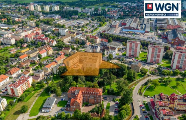 Elbląg, budynki biurowe, 9040 m2, sprzedam 6 000 000 zł, netto.  
  
Na sprzedaż kompleks budynków biurowo-technicznych z parki