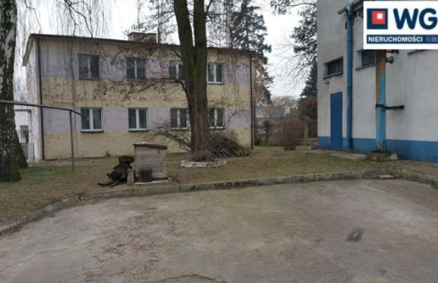 Zduńska Wola, obiekt biurowo-techniczny, 1168 m2, sprzedam, 900 000 zł, netto.  
  
Na sprzedaż działka zabudowana kompleksem b
