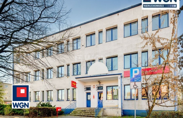 Łask, budynek biurowo-techniczny, 1850 m2, sprzedam, 650 000 zł, netto.  
  
Na sprzedaż budynek biurowy z budynkiem techniczny