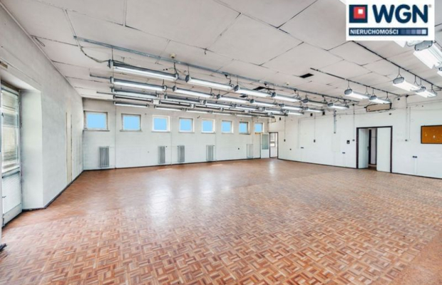 Sępólno Krajeńskie, budynki biurowo-magazynowe, 1021 m2, sprzedam, 690 000 zł, netto.  
  
Biura z zapleczem magazynowym w dobr