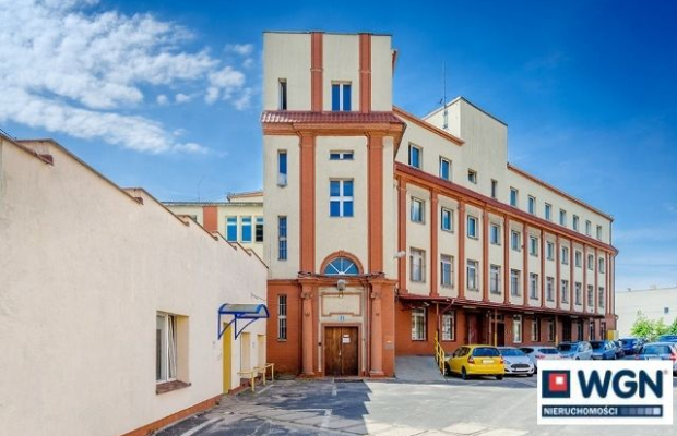 Poznań, budynki biurowo - usługowe, 8665,59 m2, sprzedam, 14 000 000 zł netto.  
  
Przedmiotem sprzedaży jest prawo własności 