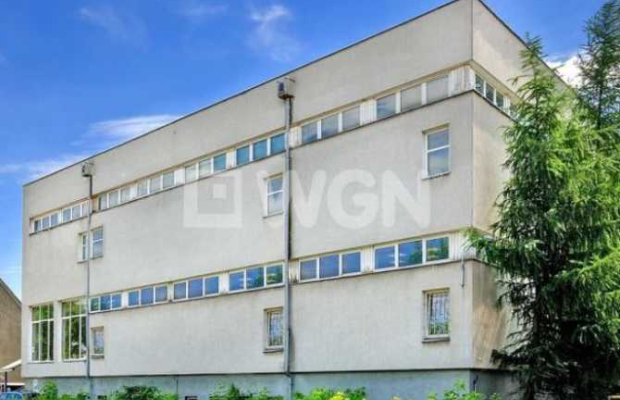 Gostyń, budynki biurowo - magazynowe, 1758 m2, sprzedam, 820 000 zł netto.  
  
Przedmiotem sprzedaży jest prawo użytkowania wi