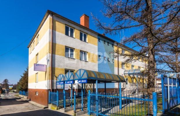 Gostynin, budynek biurowo-techniczny, 1421 m2, sprzedam, 970 000 zł, netto.  
  
Budynek biurowy na dużej działce w centrum mia