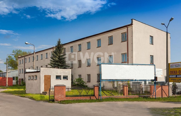 Ostrołęka, budynek biurowo-techniczny, 1729 m2, sprzedam, 1 150 000 zł, netto.  
  
Przedmiotem sprzedaży są dwie nieruchomości