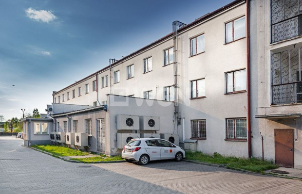 Ostrołęka, budynek biurowo-techniczny, 1729 m2, sprzedam, 1 150 000 zł, netto.  
  
Przedmiotem sprzedaży są dwie nieruchomości