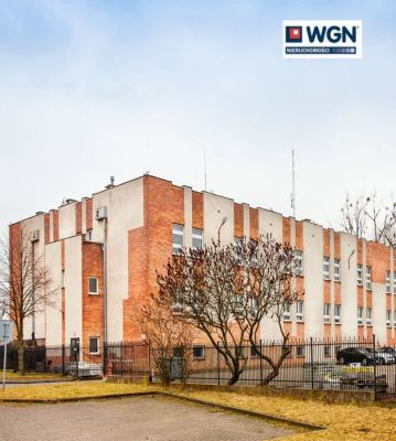Malbork, budynek biurowo-techniczny, 3386 m2, sprzedam, 3 050 000 zł netto.  
  
Obiekt pod mieszkania na dużej działce - Konce