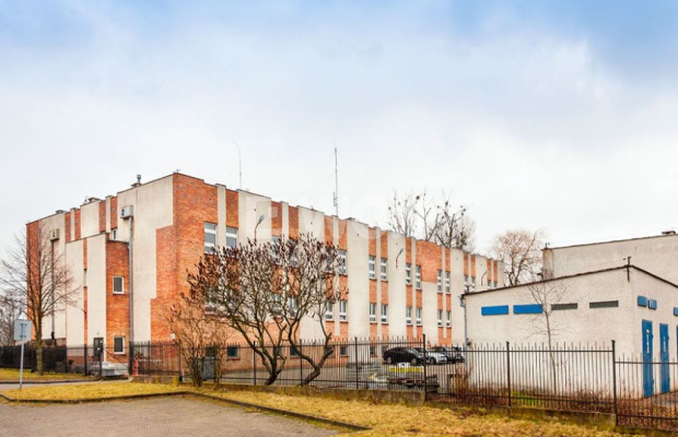 Malbork, budynek biurowo-techniczny, 3386 m2, sprzedam, 3 050 000 zł netto.  
  
Obiekt pod mieszkania na dużej działce - Konce