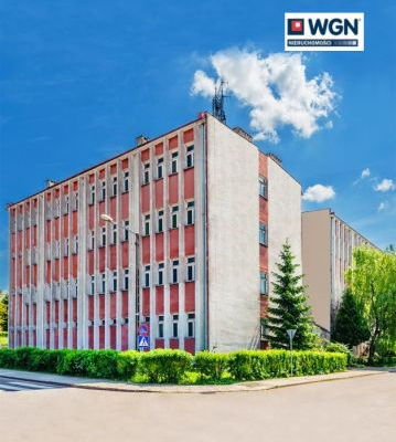 Kościerzyna, budynek biurowo - techniczny, 3920 m2, sprzedam, 2 100 000 zł netto.  
  
Duży budynek biurowo-techniczny (usługow