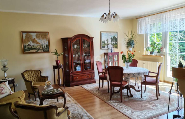 Polkowice, dom, 165 m2, 5 pokoi, 1 250 000 zł, sprzedam.  
  
Na sprzedaż dom wolnostojący, z poddaszem użytkowym, wybudowany w