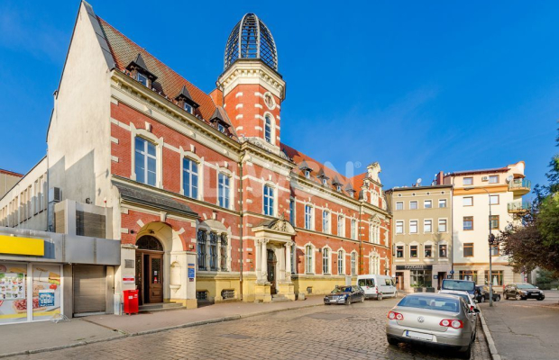 Gorzów Wielkopolski, budynek na cele biurowo - usługowe, sprzedam, 1 990 000 zł netto.  
  
Zabytkowy budynek na cele biurowo-u