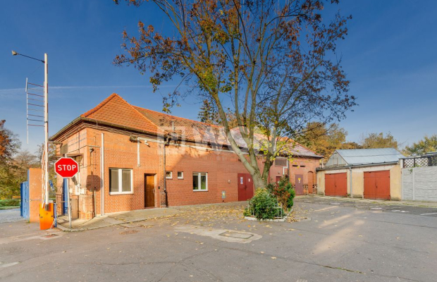 Gorzów Wielkopolski, budynek na cele biurowo - usługowe, sprzedam, 1 990 000 zł netto.  
  
Zabytkowy budynek na cele biurowo-u