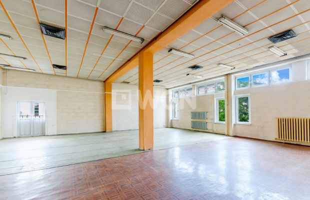 Słubice, budynek biurowy, 1504 m2, sprzedam, 1 600 000 PLN netto.  
  
Budynek biurowy z parkingiem w centrum Słubic.  
  
Nier