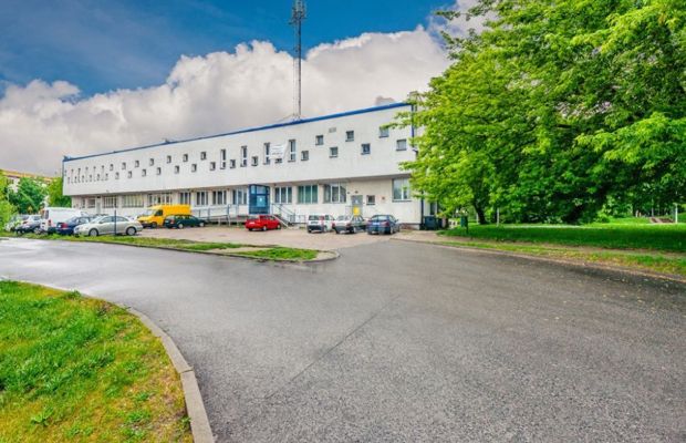 Koszalin, budynek magazynowo - biurowy, sprzedam, 1 300 000 PLN netto.  
  
Obiekt z przeznaczeniem na akademik lub hostel, w p