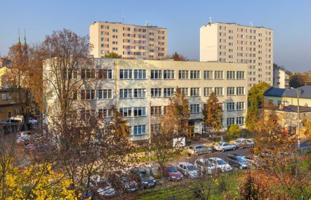 Siedlce, kompleks budynków biurowo - mieszkalnych, 3415 m2, sprzedam, 2 520 000 zł, netto.  
  
Kompleks budynków z przeznaczen
