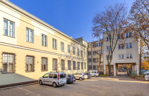 Siedlce, kompleks budynków biurowo - mieszkalnych, 3415 m2, sprzedam, 2 520 000 zł, netto.  
  
Kompleks budynków z przeznaczen