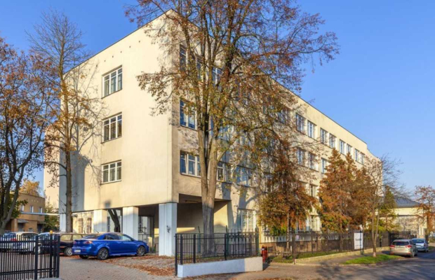 Siedlce, kompleks budynków biurowo - mieszkalnych, 3415 m2, sprzedam, 2 520 000 zł, netto.  
  
Kompleks budynków z przeznaczen