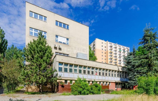 Gorzów Wielkopolski, budynek biurowy, 2083 m2, sprzedam, 870 000 PLN netto.  
  
Nieruchomość pod zabudowę wielorodzinną oraz a