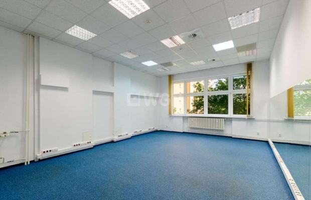 Gorzów Wielkopolski, budynek biurowy, 2083 m2, sprzedam, 870 000 PLN netto.  
  
Nieruchomość pod zabudowę wielorodzinną oraz a