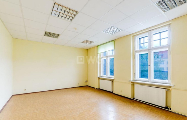 Nowa Sól, obiekt pod mieszkania, 2079 m2, sprzedam, 1 180 000 PLN netto.  
  
Atrakcyjna nieruchomość w zabytkowej części miast