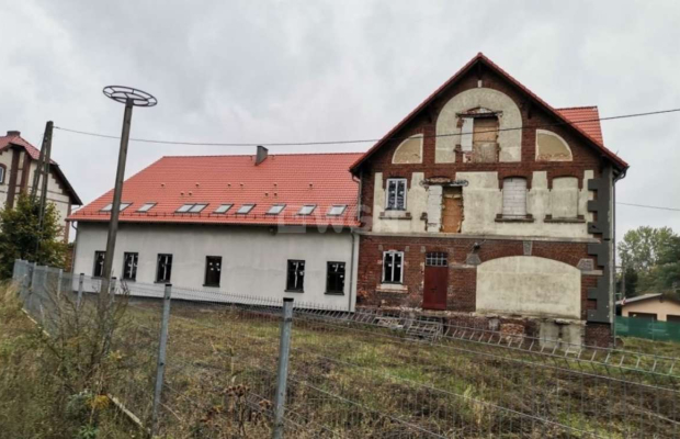Nielubia, dom, 1138 m2, działka 2060 m2, sprzedam, 990 000 zł  
  
Na sprzedaż budynek mieszkalno-usługowy o powierzchni użytko