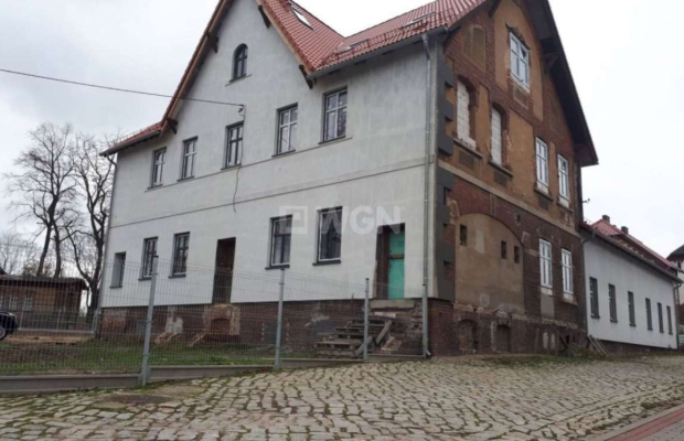 Nielubia, dom, 1138 m2, działka 2060 m2, sprzedam, 990 000 zł  
  
Na sprzedaż budynek mieszkalno-usługowy o powierzchni użytko