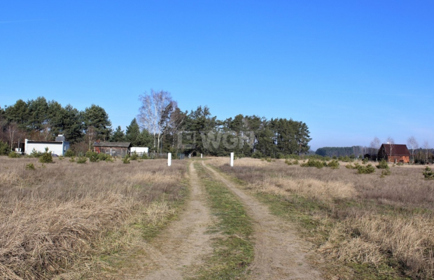 Jesiona, działka budowlana, 1724 m2, 125 000 zł, sprzedam.  
  
W ofercie sprzedaży działka letniskowa z możliwością zabudowy c
