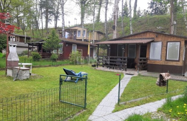 Rokitki, domek letniskowy, 37,60 m2, 240 000 zł, sprzedam.  
  
W ofercie sprzedaży drewniany, parterowy domek letniskowy położ